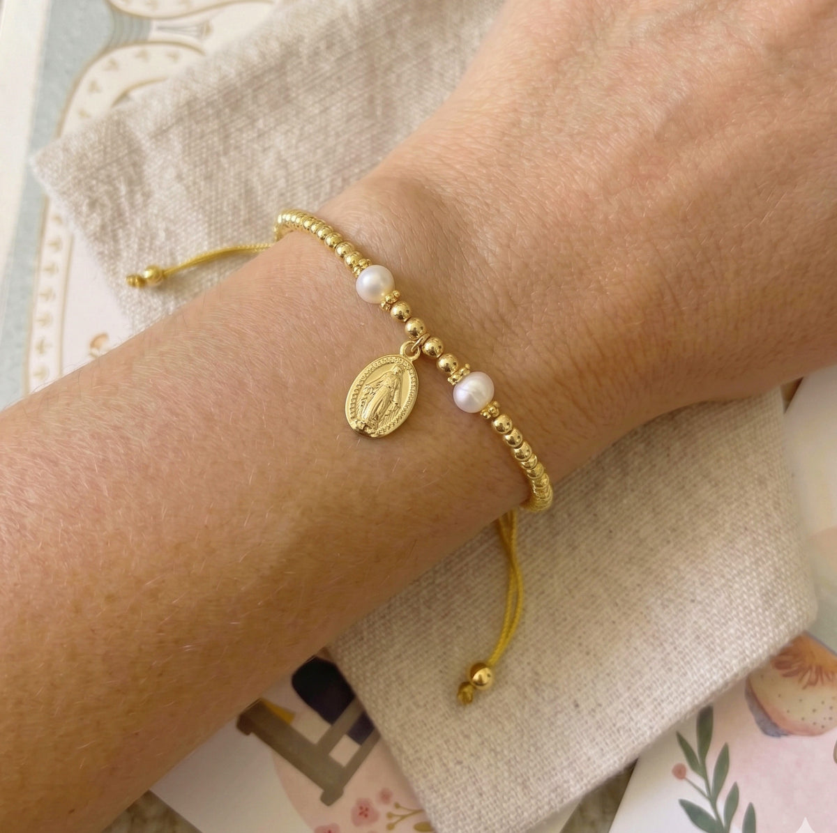 Pulsera Perla Medalla