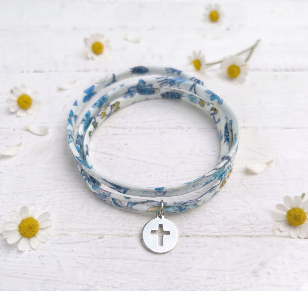 Collar Liberty Celeste Blanco Cruz Calada Plateada