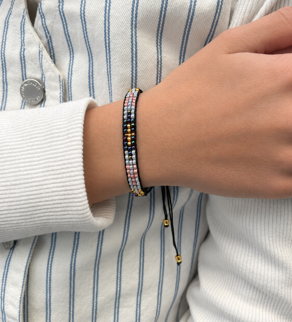 Pulsera Cruz Tejida Negra